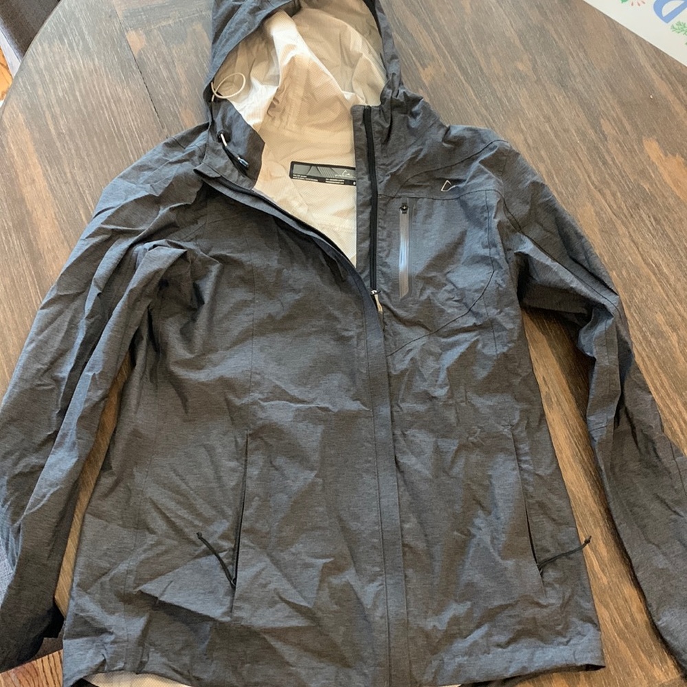 Women’s Paradox Raincoat Small